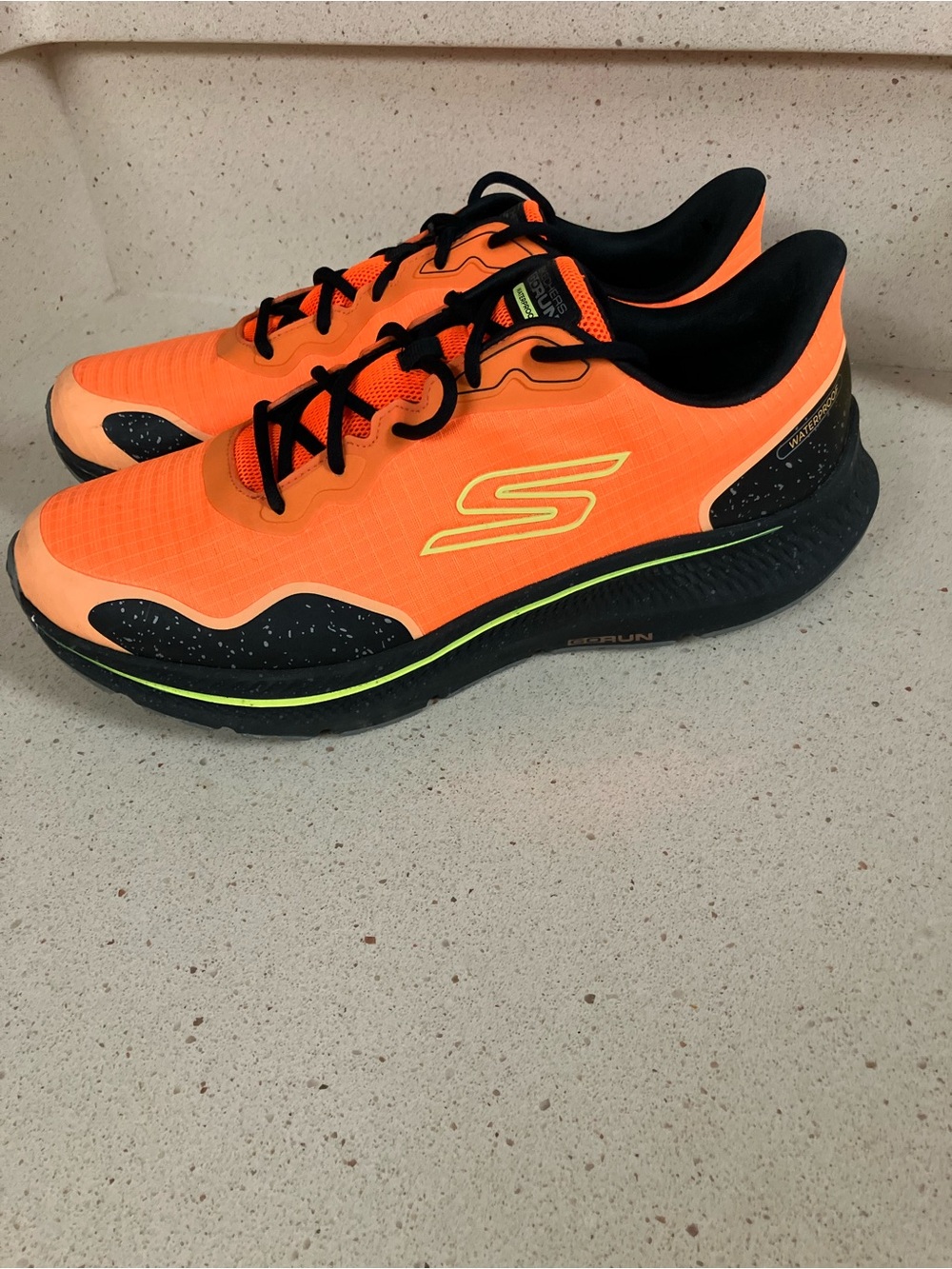 Sketchers Waterproof Orange Black Mens Sneakers Shoes Size 11.5